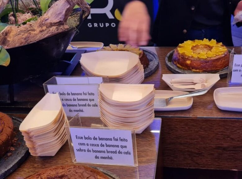 Barquinhas de uso único em madeira, biodegradáveis e compostáveis.